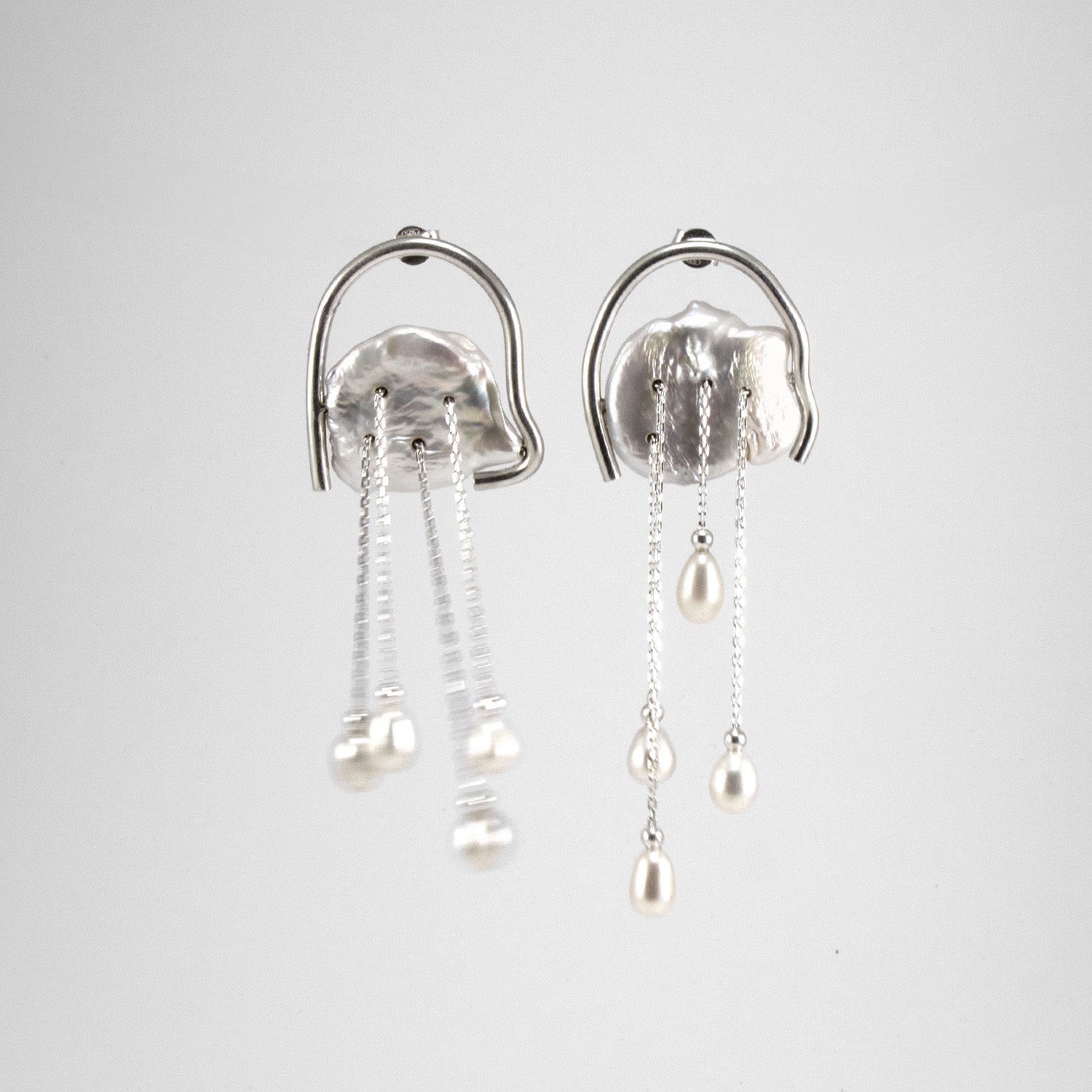 MEDÚZA PEARL EZÜST FÜLBEVALÓ