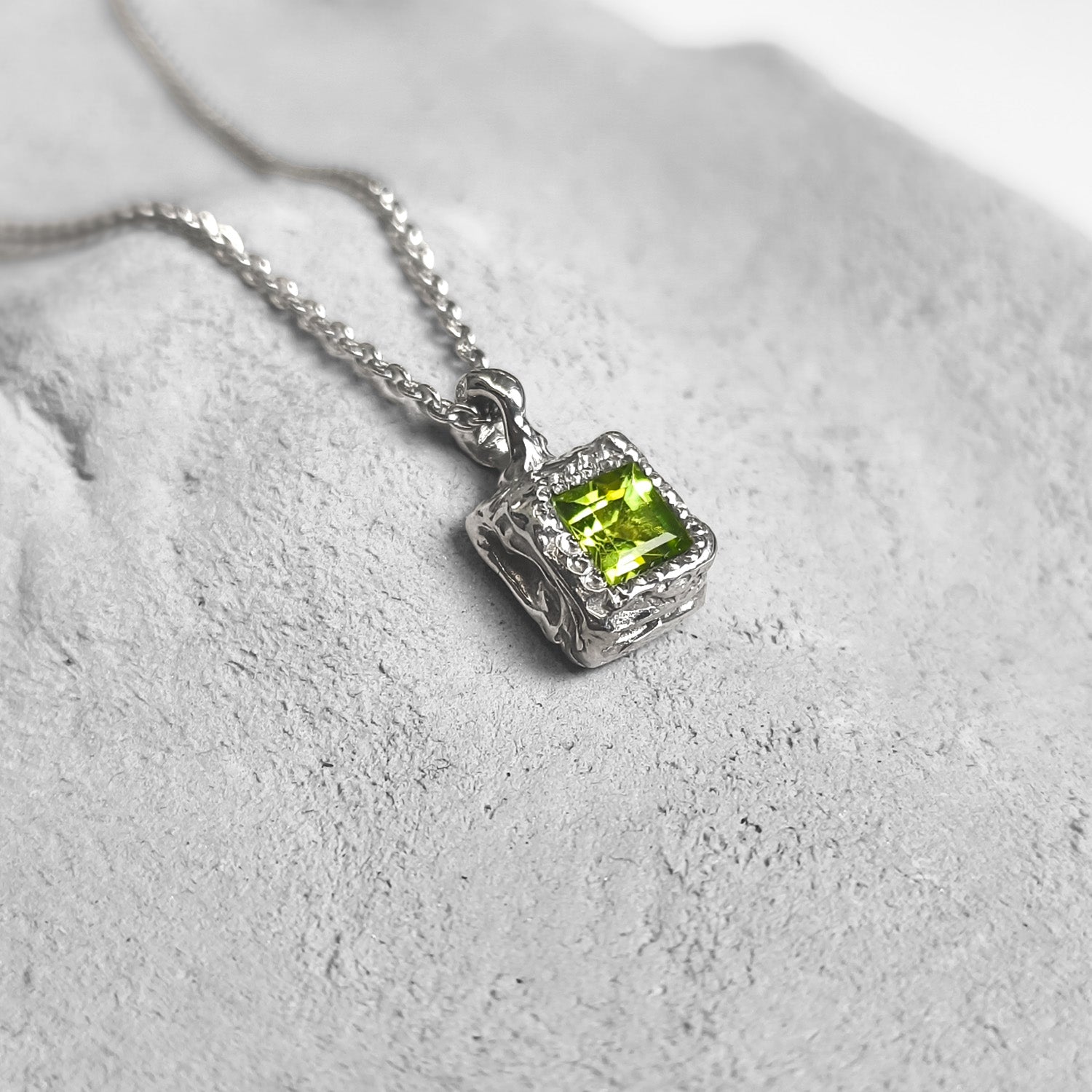 Mold Art Olivin Ezüst nyaklánc