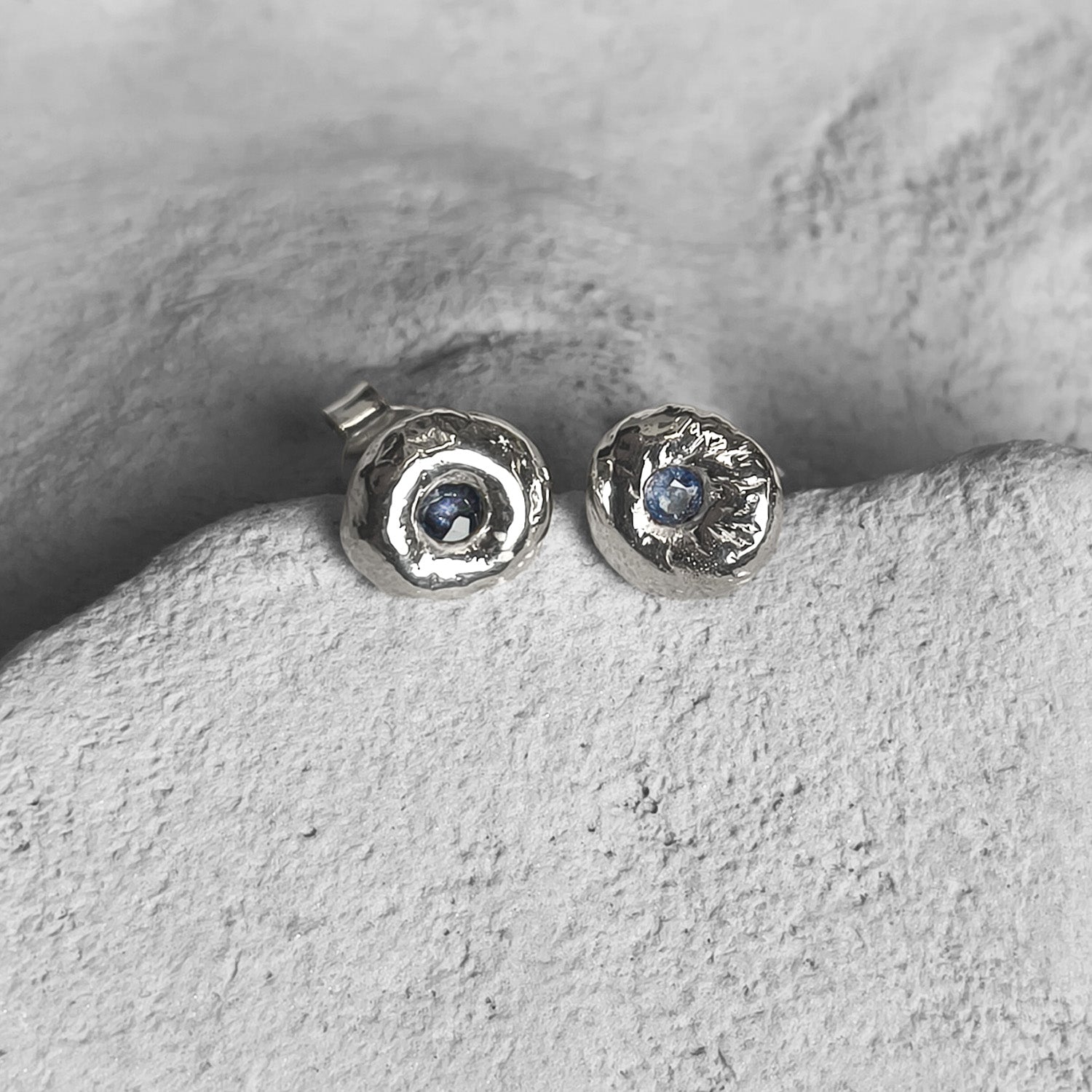 Mold Art Drops ezüst fülbevaló zafírral