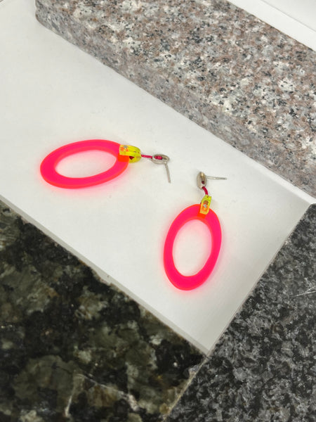 NEON PLEXI FÜLBEVALÓ