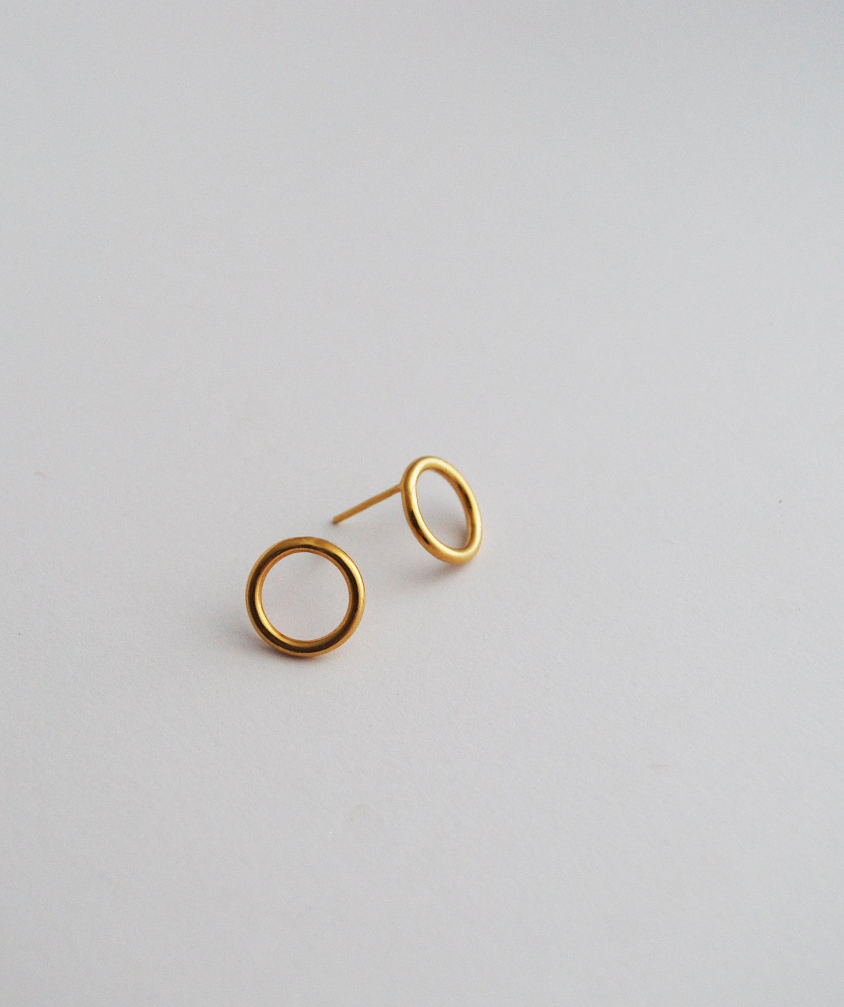 Circle earrings