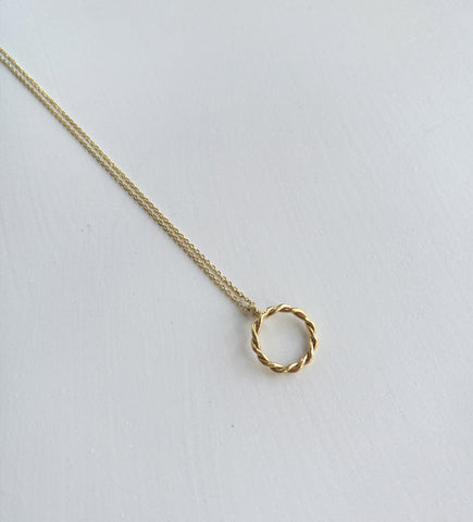 Twisted empty circle necklace